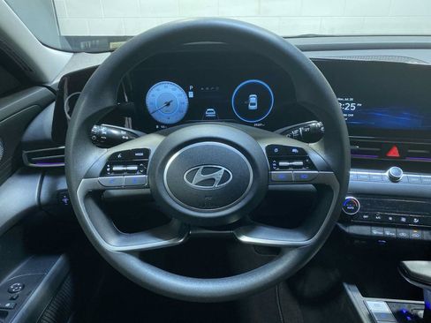 Used 2024 Hyundai Elantra SEL FWD image 15
