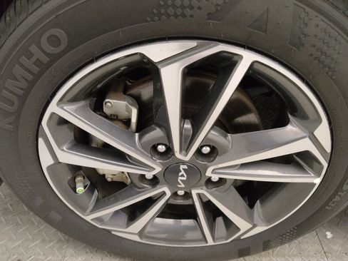 Used 2024 Kia Forte LXS w/ LXS Technology Package image 31