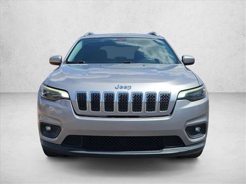 Used 2019 Jeep Cherokee Latitude w/ Popular Appearance Group FWD image 2