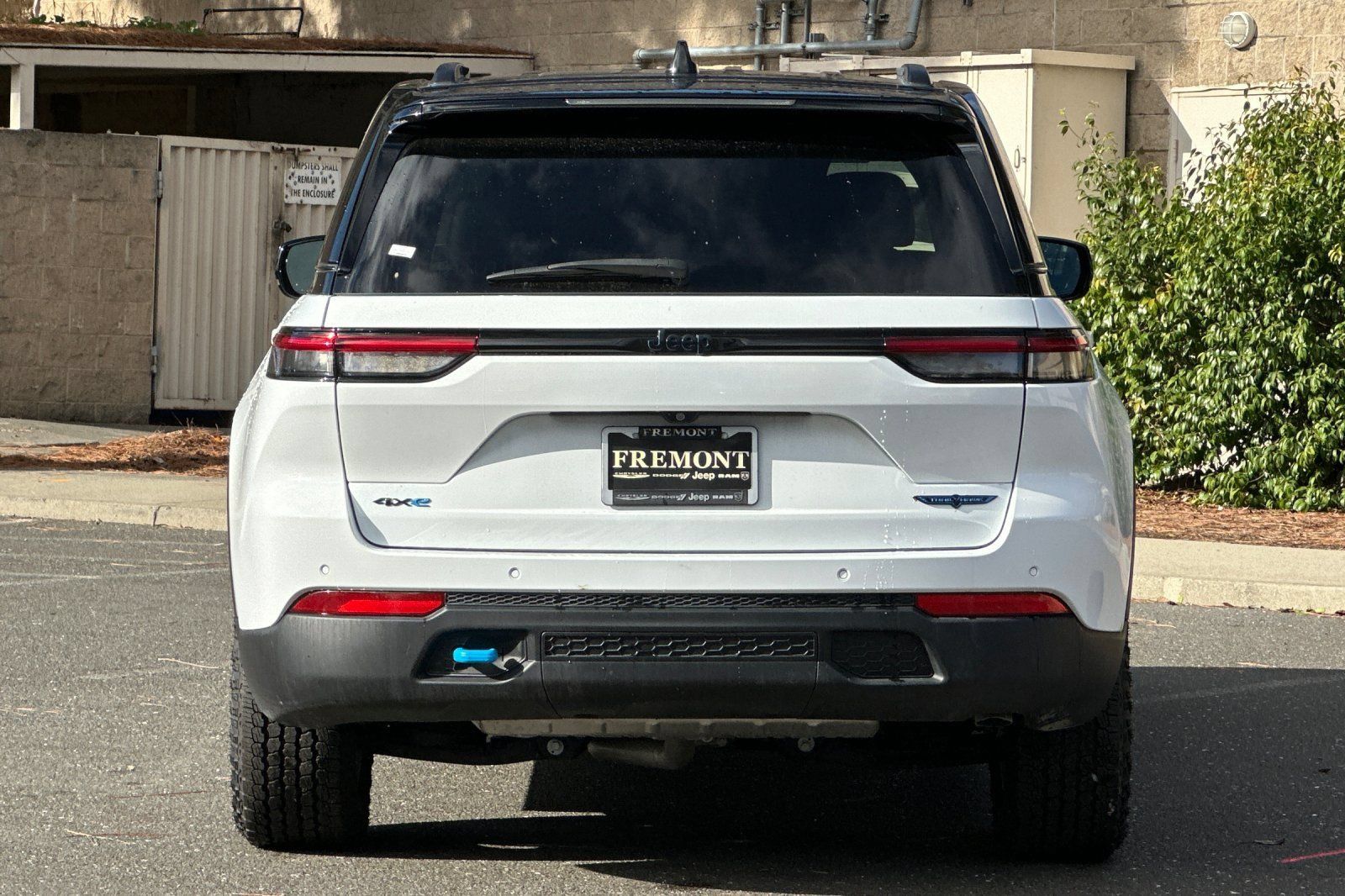 New 2023 Jeep Grand Cherokee Trailhawk w/ Advanced Protech Group II AWD/4WD image 4