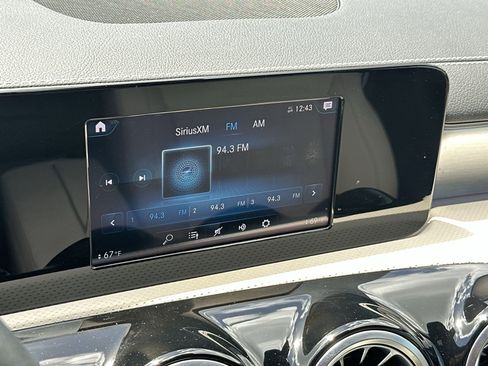 Used 2020 Mercedes-Benz CLA 250 image 12