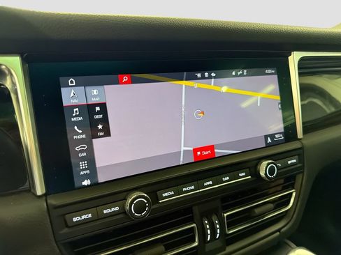 Certified 2020 Porsche Macan AWD/4WD image 14