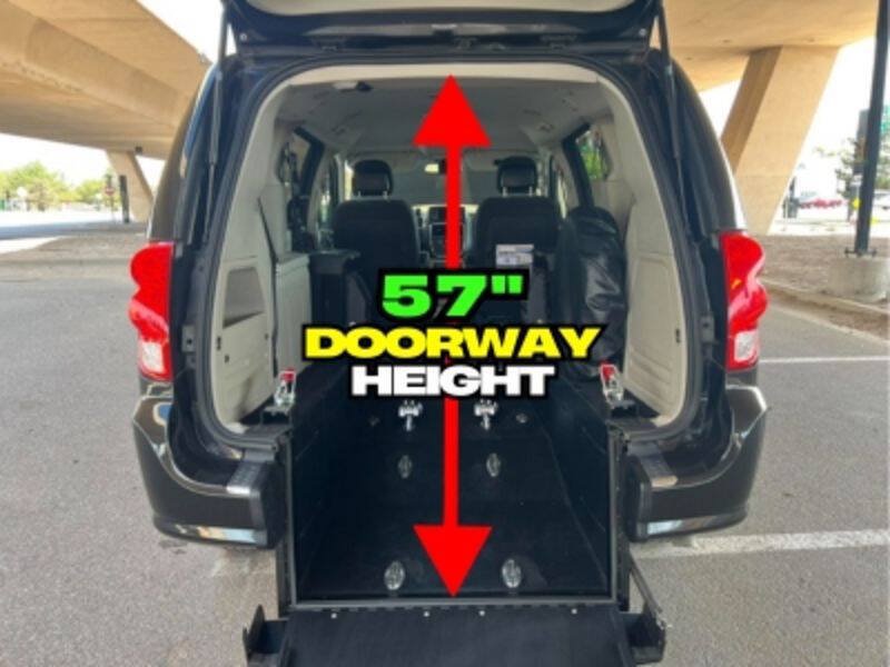Used 2018 Dodge Grand Caravan SE w/ UConnect Hands-Free Group FWD image 45
