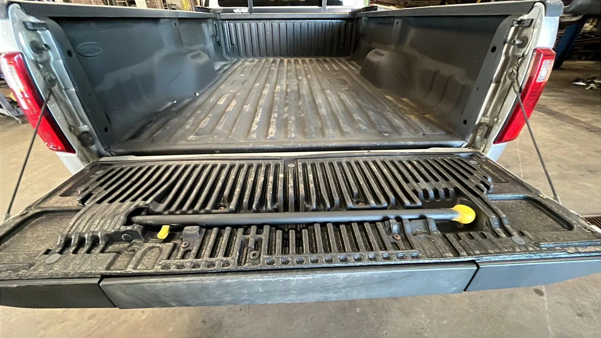 Used 2016 Ford F350 XLT AWD/4WD image 10