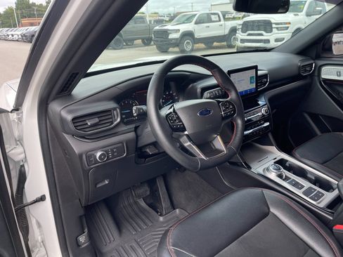 Used 2022 Ford Explorer ST-Line RWD image 11