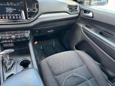Used 2024 Dodge Durango SXT w/ SXT Blacktop Group AWD/4WD image 17
