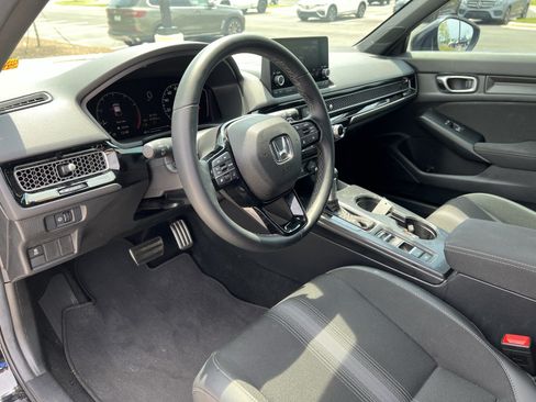 Used 2025 Honda Civic Sport image 17