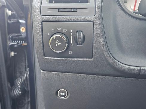 Used 2011 Dodge Challenger R/T image 21