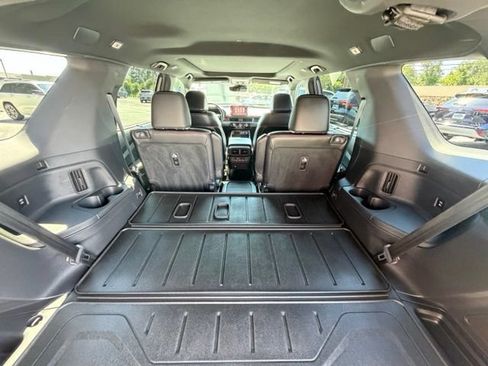 Used 2025 Honda Pilot TrailSport image 7