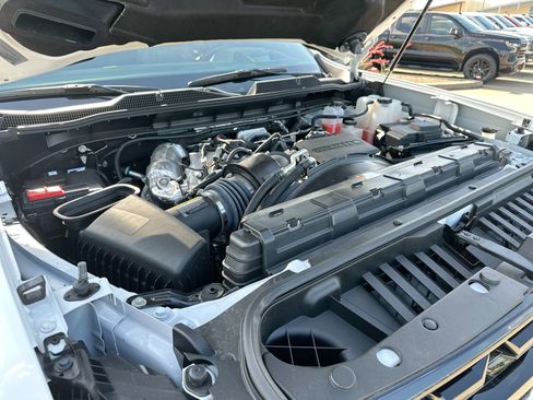 Used 2025 Chevrolet Silverado 2500 ZR2 w/ Technology Package AWD/4WD image 28