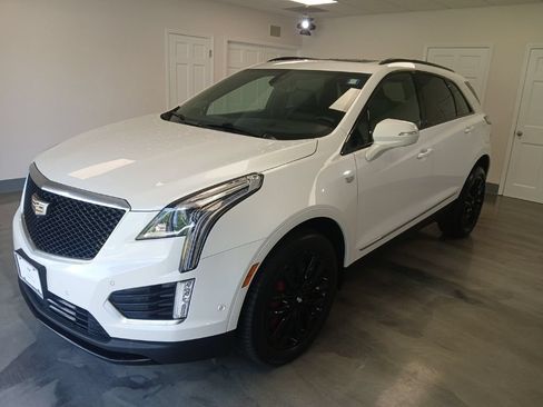 Used 2022 Cadillac XT5 Sportv w/ Platinum Package AWD/4WD image 4