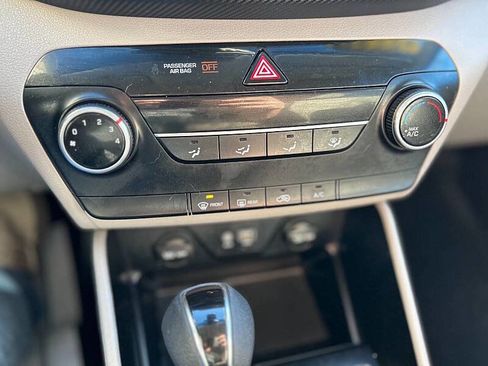 Used 2019 Hyundai Tucson SE image 15