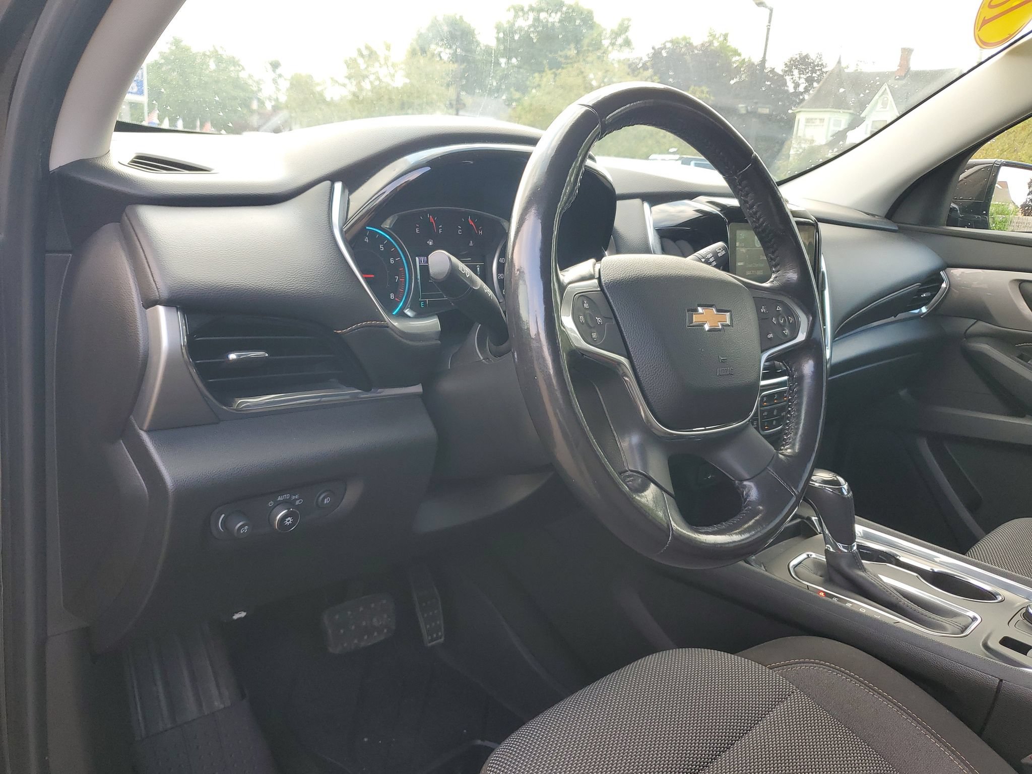 Used 2018 Chevrolet Traverse LT FWD image 17