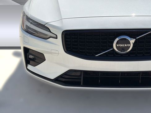 Used 2024 Volvo S60 B5 Plus w/ Climate Package FWD image 28