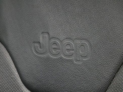 Certified 2022 Jeep Compass Latitude image 8