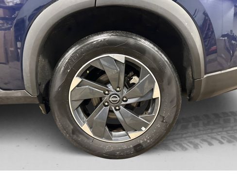 Used 2025 Nissan Rogue SV image 46