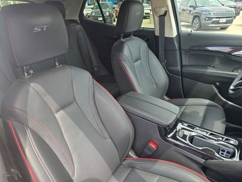 Used 2023 Buick Envision Essence w/ Sport Touring Package AWD/4WD image 11