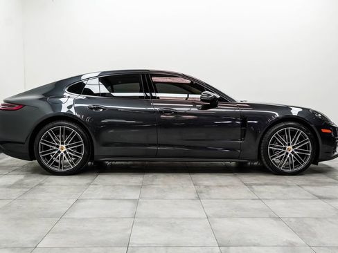 Used 2017 Porsche Panamera image 11