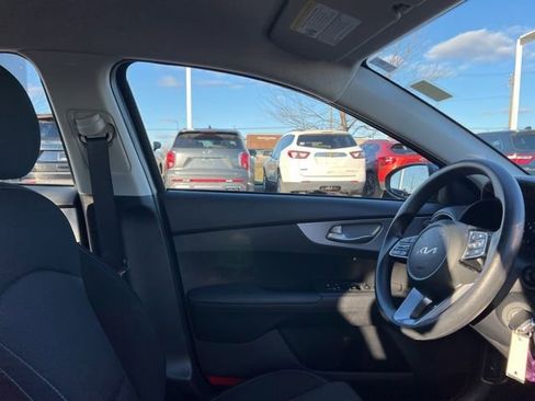 Certified 2024 Kia Forte LXS image 31