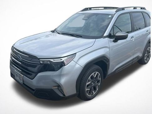 Used 2025 Subaru Forester Premium w/ Convenience Package #1 AWD/4WD image 1