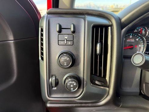 Used 2017 Chevrolet Silverado 1500 LT image 25