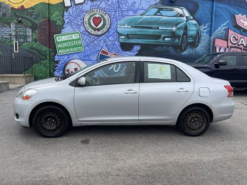 Used 2010 Toyota Yaris Sedan FWD image 2