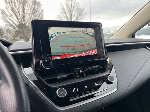 Used 2025 Toyota Corolla LE image 22