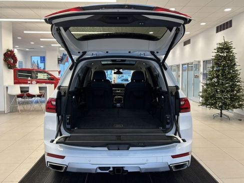 Used 2022 BMW X7 xDrive40i w/ Luxury Seating Package image 10