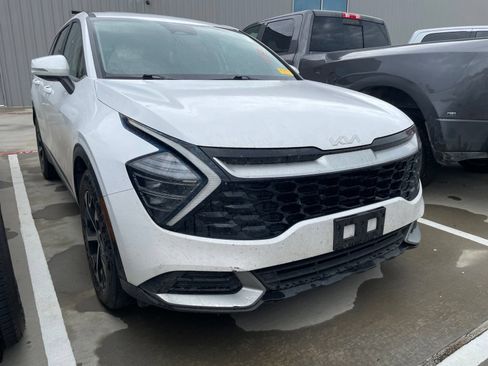 Used 2024 Kia Sportage EX FWD image 3