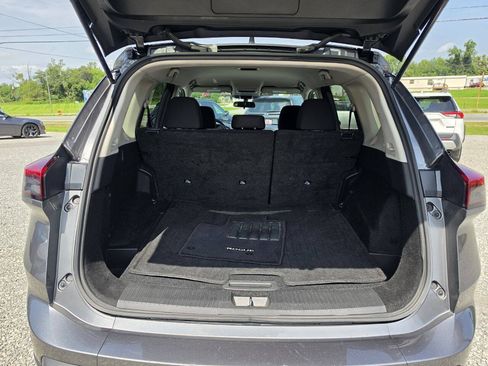 Used 2024 Nissan Rogue S AWD/4WD image 5