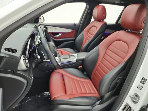 Used 2022 Mercedes-Benz GLC 43 AMG 4MATIC w/ Driver Assistance Package image 23
