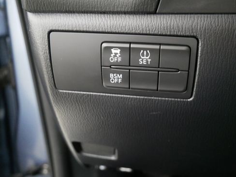 Used 2015 MAZDA MAZDA3 i Touring w/ Technology Package image 26