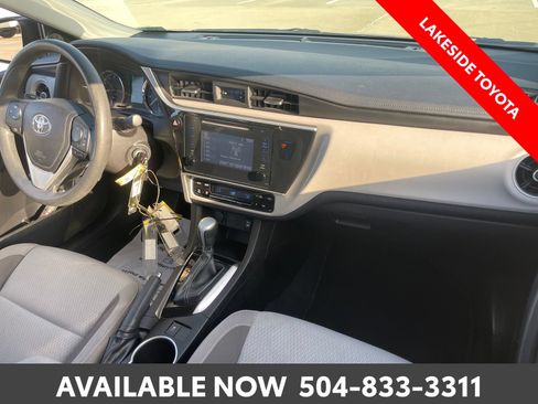 Used 2018 Toyota Corolla LE FWD image 15