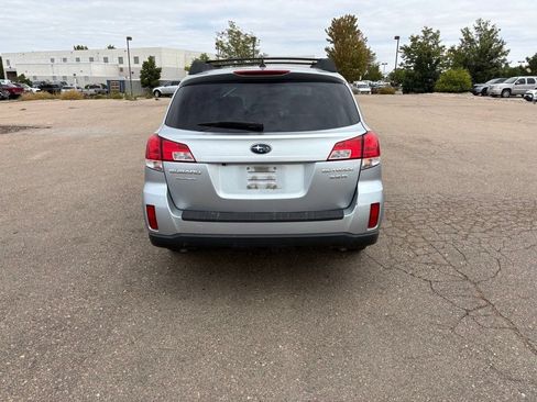 Used 2013 Subaru Outback 3.6R Limited w/ Moonroof Pkg AWD/4WD image 6