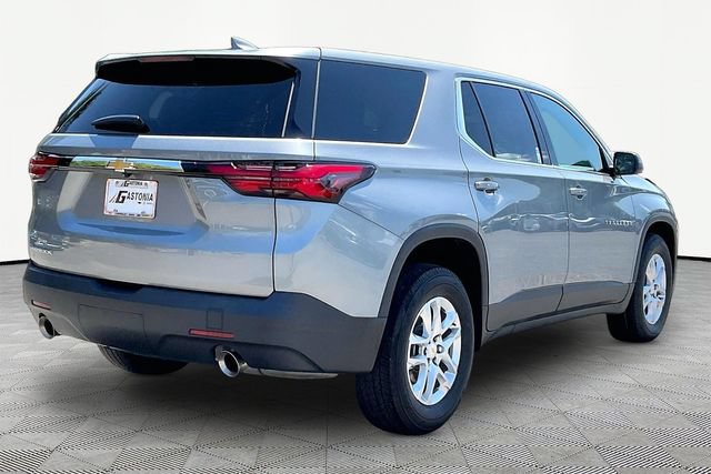 Used 2023 Chevrolet Traverse LS FWD image 5