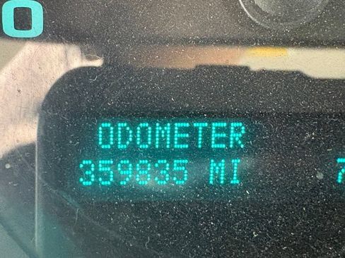 Used 2011 GMC Sierra 3500 SLE w/ SLE Preferred Package AWD/4WD image 11