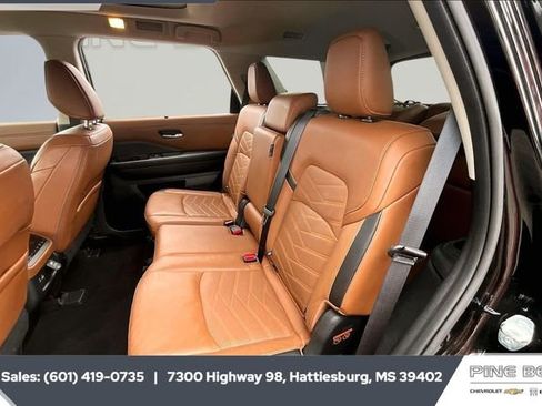 Used 2023 Nissan Pathfinder Platinum w/ Cargo Package image 19