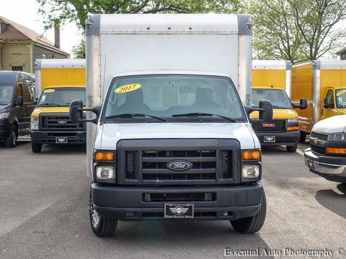Used 2017 Ford E-350 and Econoline 350 Super Duty RWD image 4