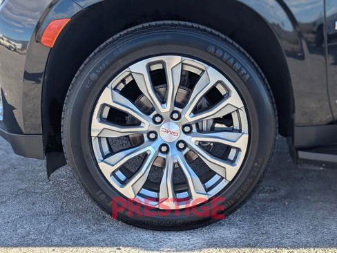 Used 2022 GMC Yukon XL Denali RWD image 17