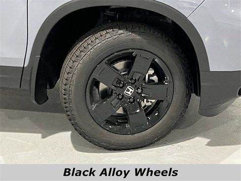 New 2026 Honda Ridgeline Black Edition image 8