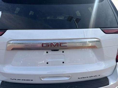 Used 2024 GMC Yukon Denali w/ Denali Reserve Package image 9