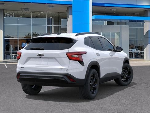 New 2026 Chevrolet Trax LT w/ Driver Confidence Package FWD image 4