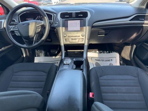 Used 2020 Ford Fusion SE AWD/4WD image 13