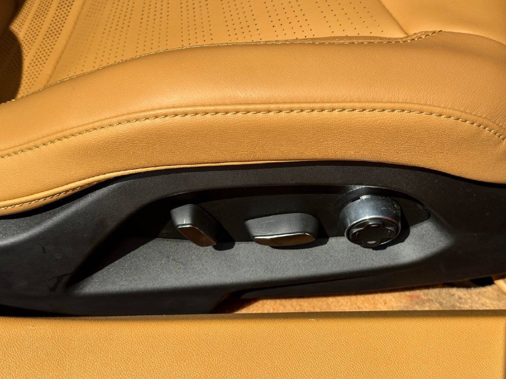 Used 2024 Chevrolet Corvette Stingray Premium Cpe w/ 3LT RWD image 20