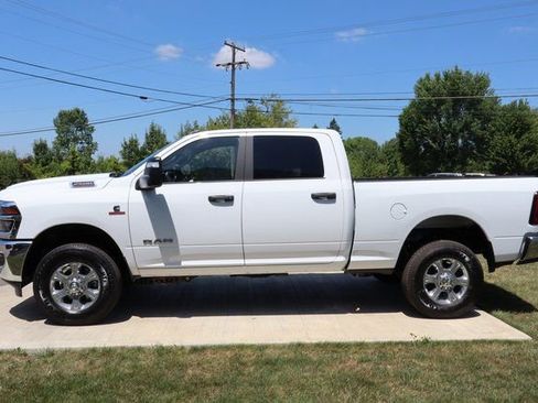 New 2025 RAM 2500 Big Horn AWD/4WD image 32