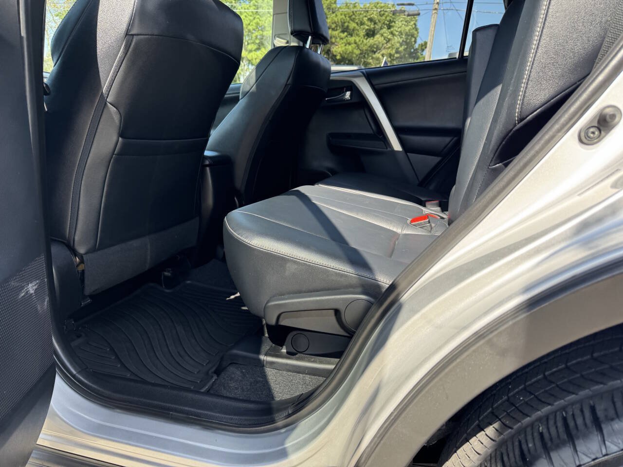 Used 2013 Toyota RAV4 Limited AWD/4WD image 28