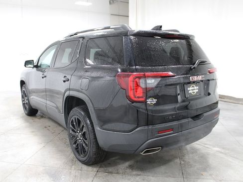 Used 2023 GMC Acadia SLT w/ Elevation Edition image 7