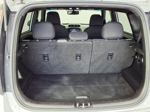 Used 2017 Kia Soul + FWD image 8
