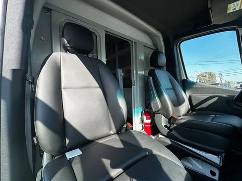 Used 2023 Mercedes-Benz Sprinter 3500 w/ Acoustic Package image 26