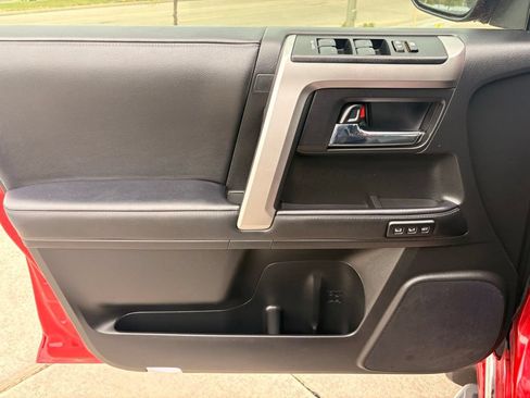 Used 2024 Toyota 4Runner Limited AWD/4WD image 10